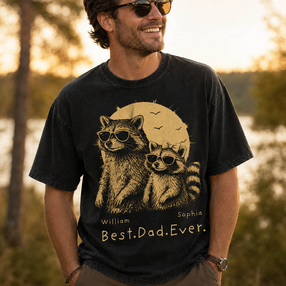 Raccoon Dad Personalized T-Shirt – Best Dad Ever Funny Papa Tee, Cool Daddy Raccoon Shirt, Father’s Day Gift for Dad Na02