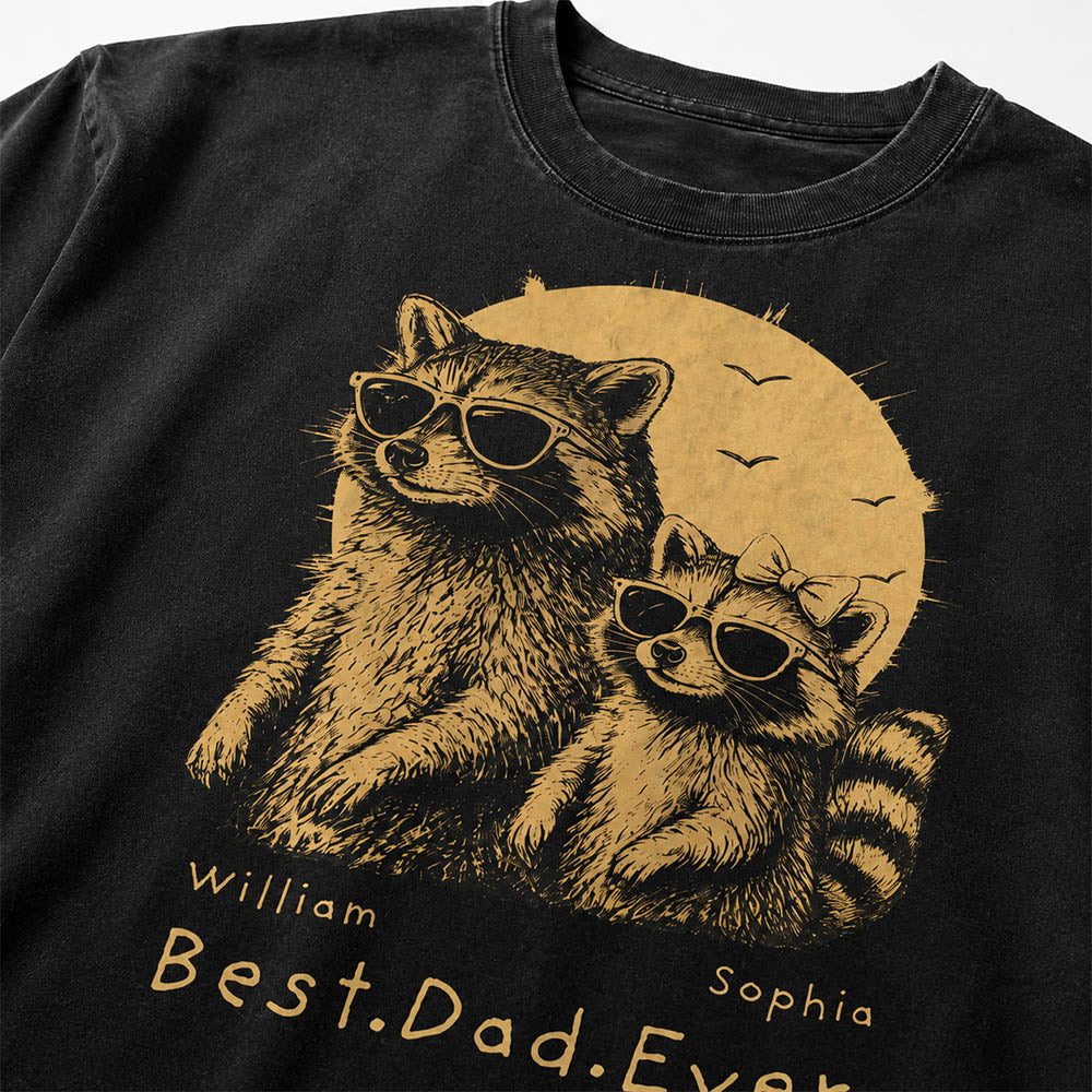 Raccoon Dad Personalized T-Shirt – Best Dad Ever Funny Papa Tee, Cool Daddy Raccoon Shirt, Father’s Day Gift for Dad Na02