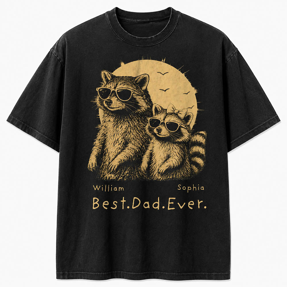 Raccoon Dad Personalized T-Shirt – Best Dad Ever Funny Papa Tee, Cool Daddy Raccoon Shirt, Father’s Day Gift for Dad Na02