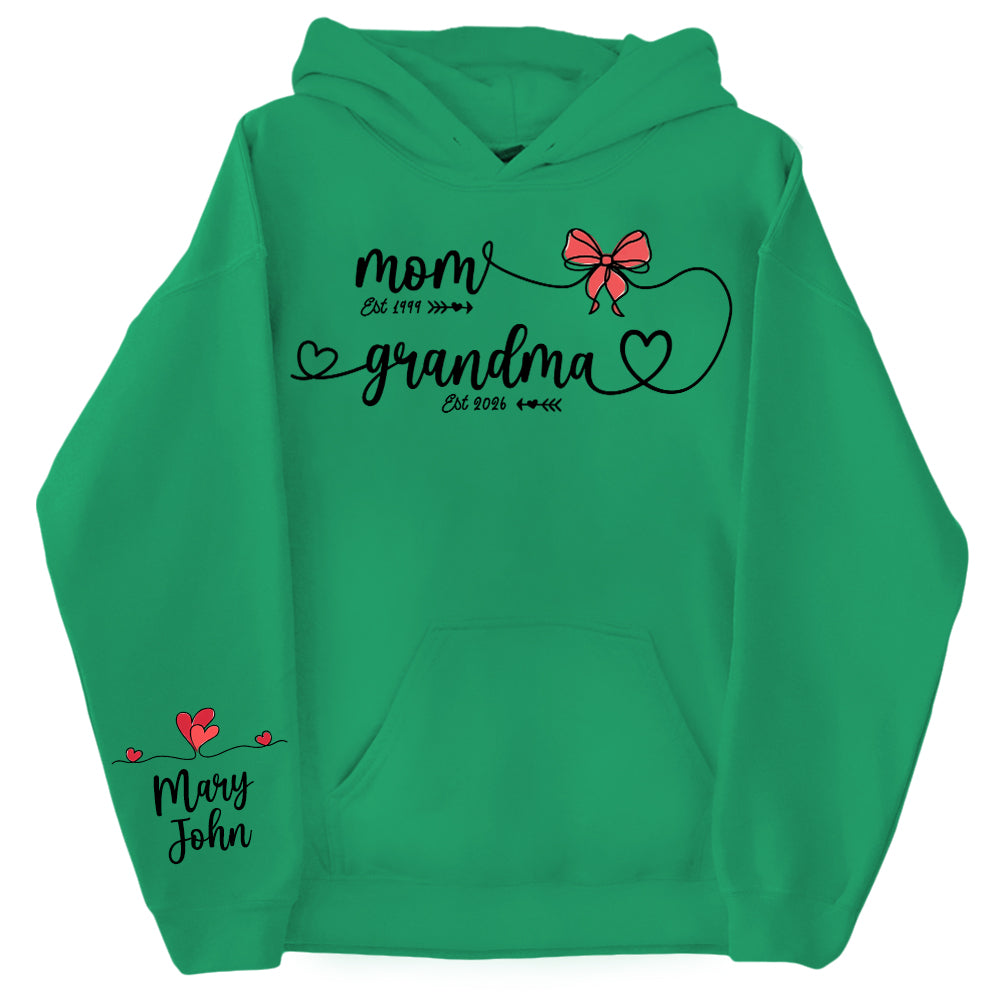 Personalized Mom Grandma Sweatshirt with Hearts – Meaningful Gift for Mom, Grandma Birthday or Mother’s Day Li29